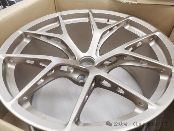 MPower和911配置拉满？BBSFI-REVO酷乐汽车(图15)