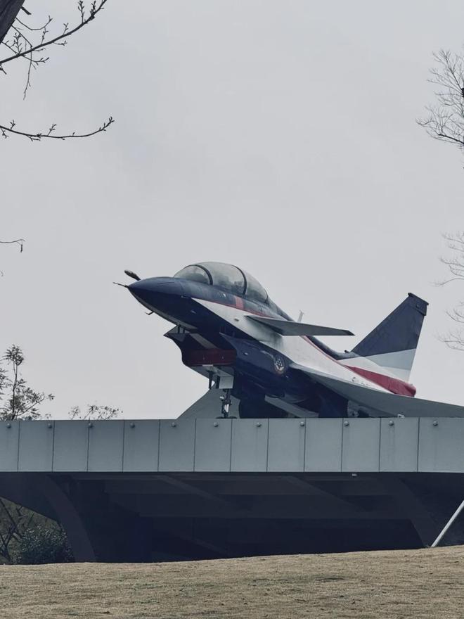 开飞机、高铁乘模拟军舰上宇宙飞船……4个地方让娃娃体验上天下海(图48)