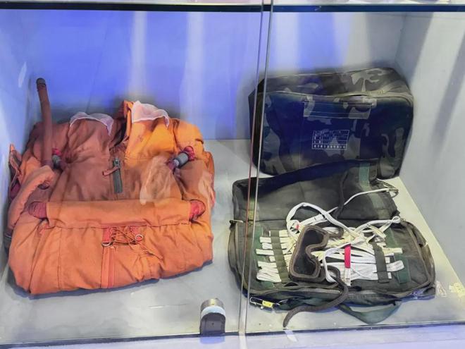 开飞机、高铁乘模拟军舰上宇宙飞船……4个地方让娃娃体验上天下海(图52)