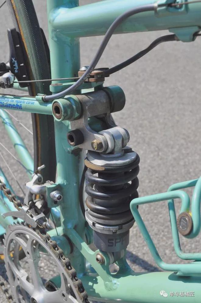 一战中的Bianchi（比安奇）“战车”：能折叠有避震实心胎全天候(图3)