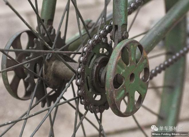 一战中的Bianchi（比安奇）“战车”：能折叠有避震实心胎全天候(图10)