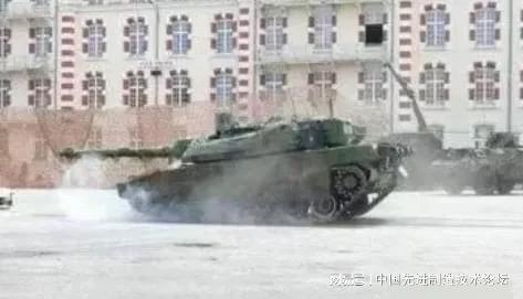 几十吨重的坦克是几十吨重的坦克是如何刹车的？如何刹车的？(图1)