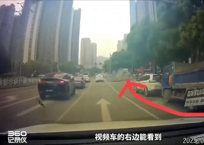 重庆特斯拉连撞五车事件后续：损失或超百万。(图5)
