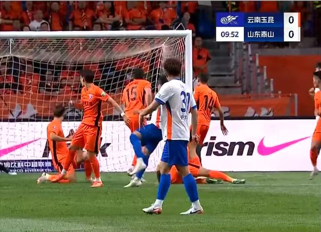 2-3！泰山一换人就丢球不赖马宁崔康熙换蓬荜生辉是个错误(图3)