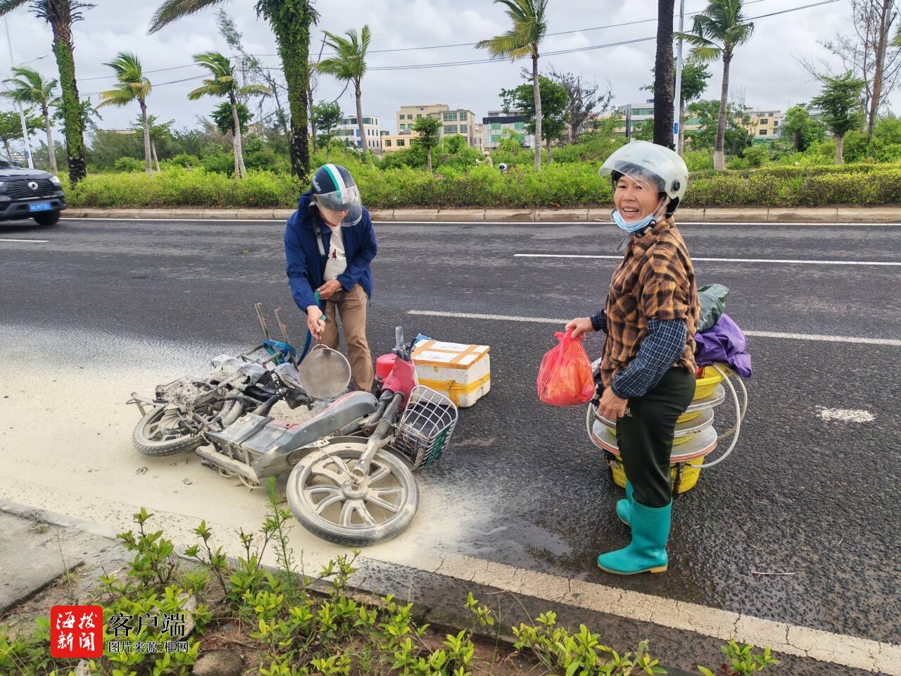 两天两遇车辆自燃  海口“公交侠”紧急出手(图1)