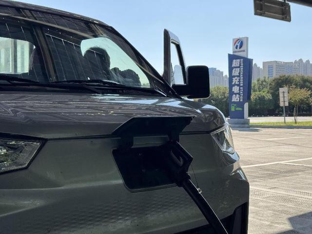 十一长途出行遇趴窝？新能源车、燃油车应急方式大不同(图2)