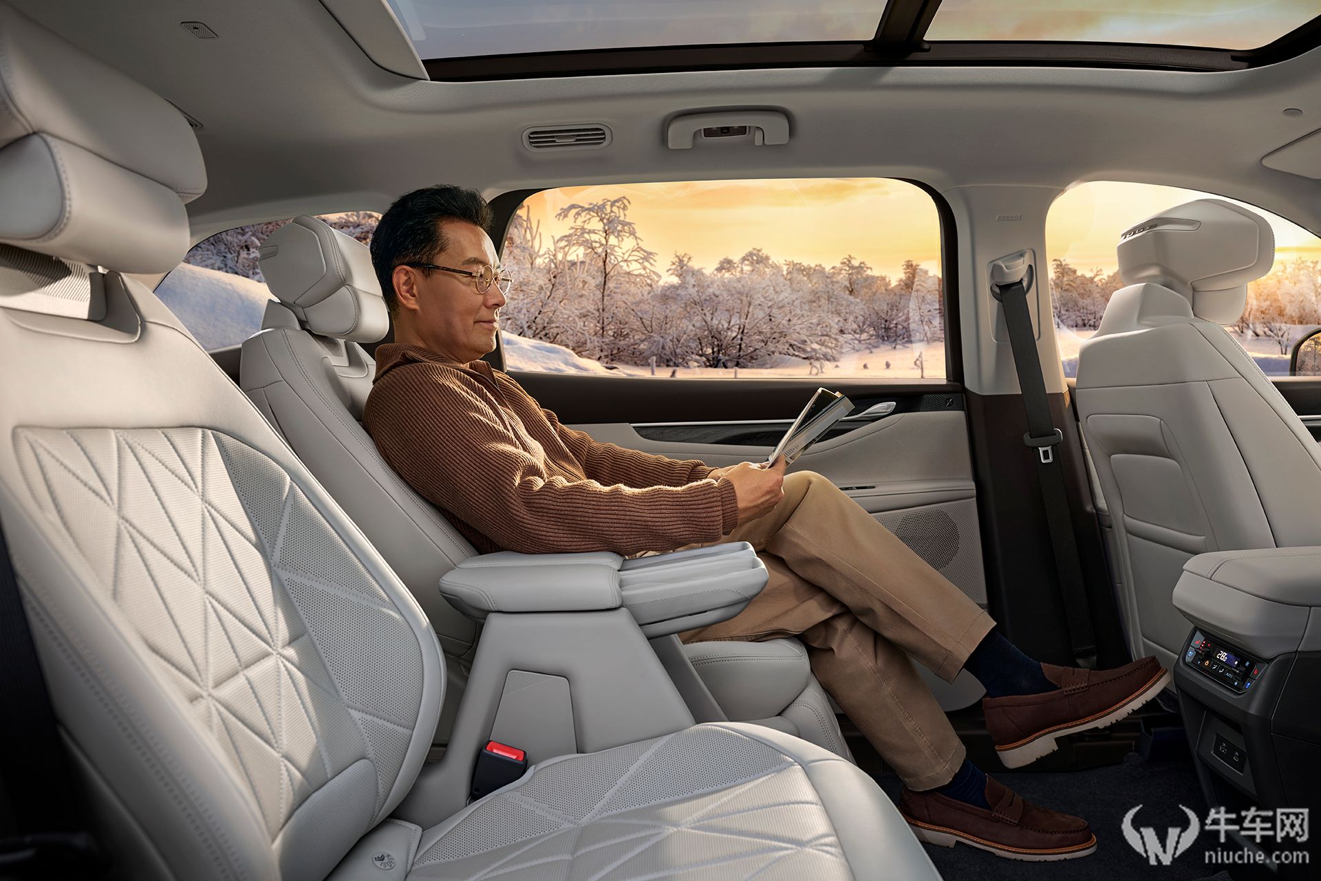 2026款锐界L上市2298万起升级半苯胺真皮座椅二排头等舱更豪华(图6)