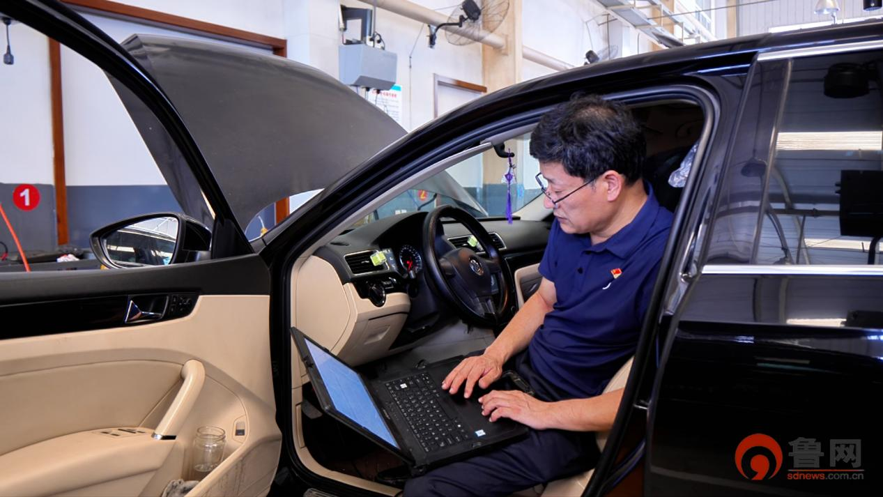 攻坚克难三十载筑梦领航“匠心路”——记2025年新晋全国劳模莒县晨宇汽车销售服务有限公司技术经理刘兰普(图4)