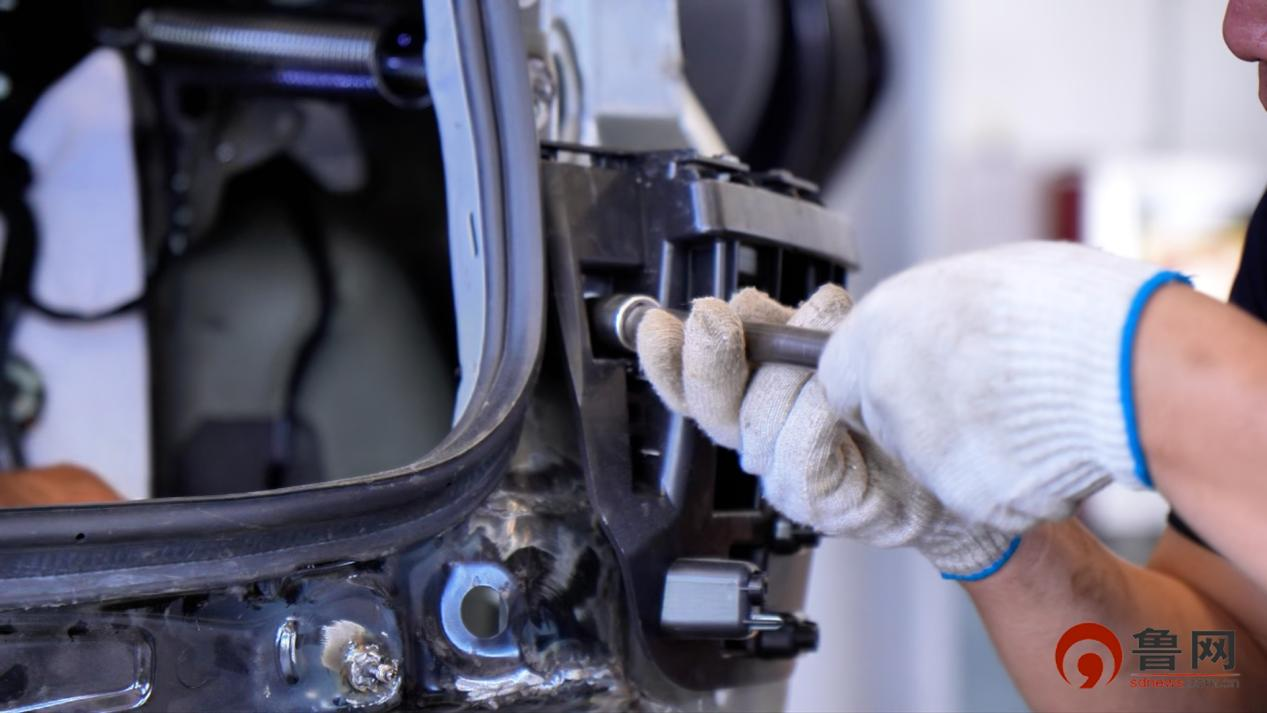 攻坚克难三十载筑梦领航“匠心路”——记2025年新晋全国劳模莒县晨宇汽车销售服务有限公司技术经理刘兰普(图9)