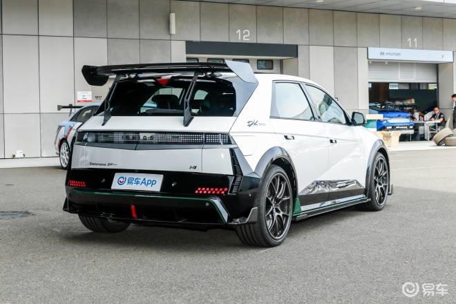 2025进博会：现代IONIQ5NDK限定版亮相(图4)