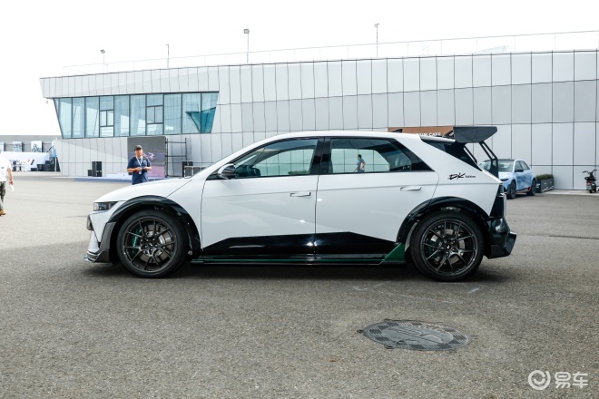 2025进博会：现代IONIQ5NDK限定版亮相(图3)