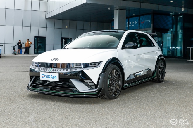 2025进博会：现代IONIQ5NDK限定版亮相(图2)