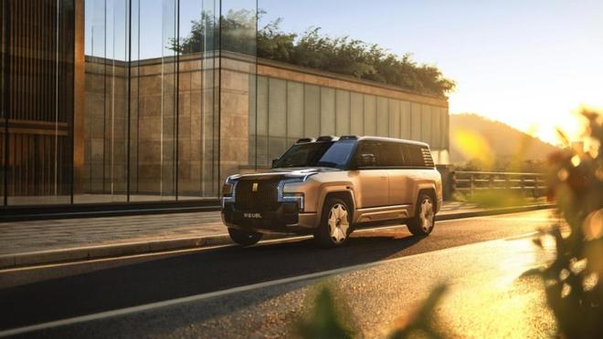 仰望U8L鼎世版荣获年度豪华SUV(图9)