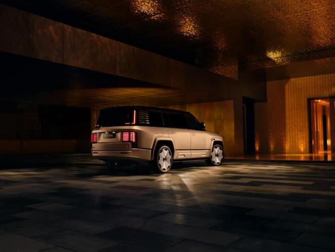 仰望U8L鼎世版荣获年度豪华SUV(图10)