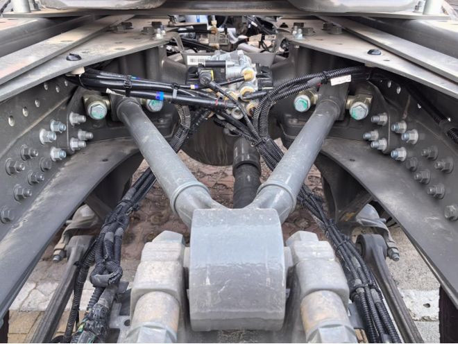 25个月100万公里无大修！这款燃气牵引车凭啥这么牛？(图5)