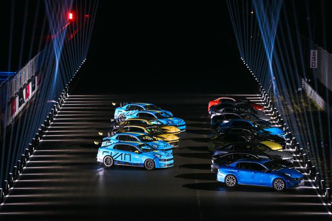 七年九冠获新华社点赞！下一个七年领克驶入更宽的“赛道”(图10)