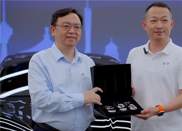 不满法院判决多益网络裁员千人以上总部将搬离广州；赛道测试时小米YU7刹车片起火小米汽车回应；莲花汽车回应工厂停产传闻(图2)