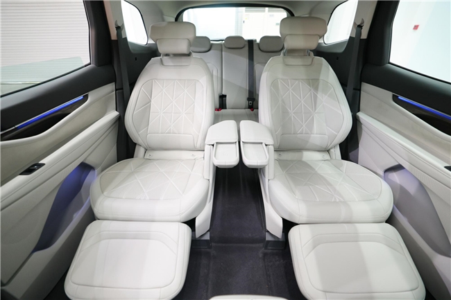 二排头等舱中配起即享方向盘加热及二排座椅加热2026款福特锐界L豪华再升级(图10)