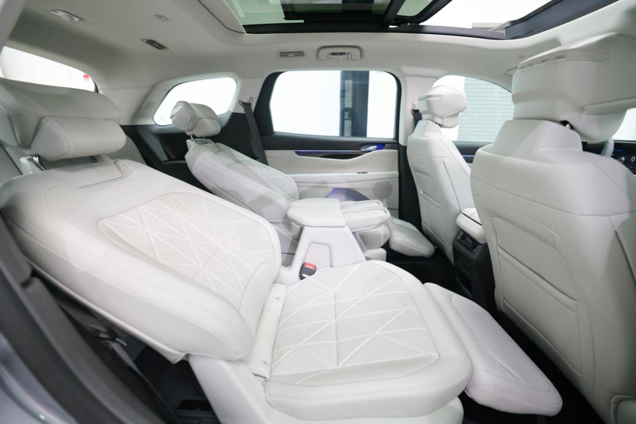 2026款福特锐界L亮相中配起即享方向盘加热及二排座椅加热！(图4)