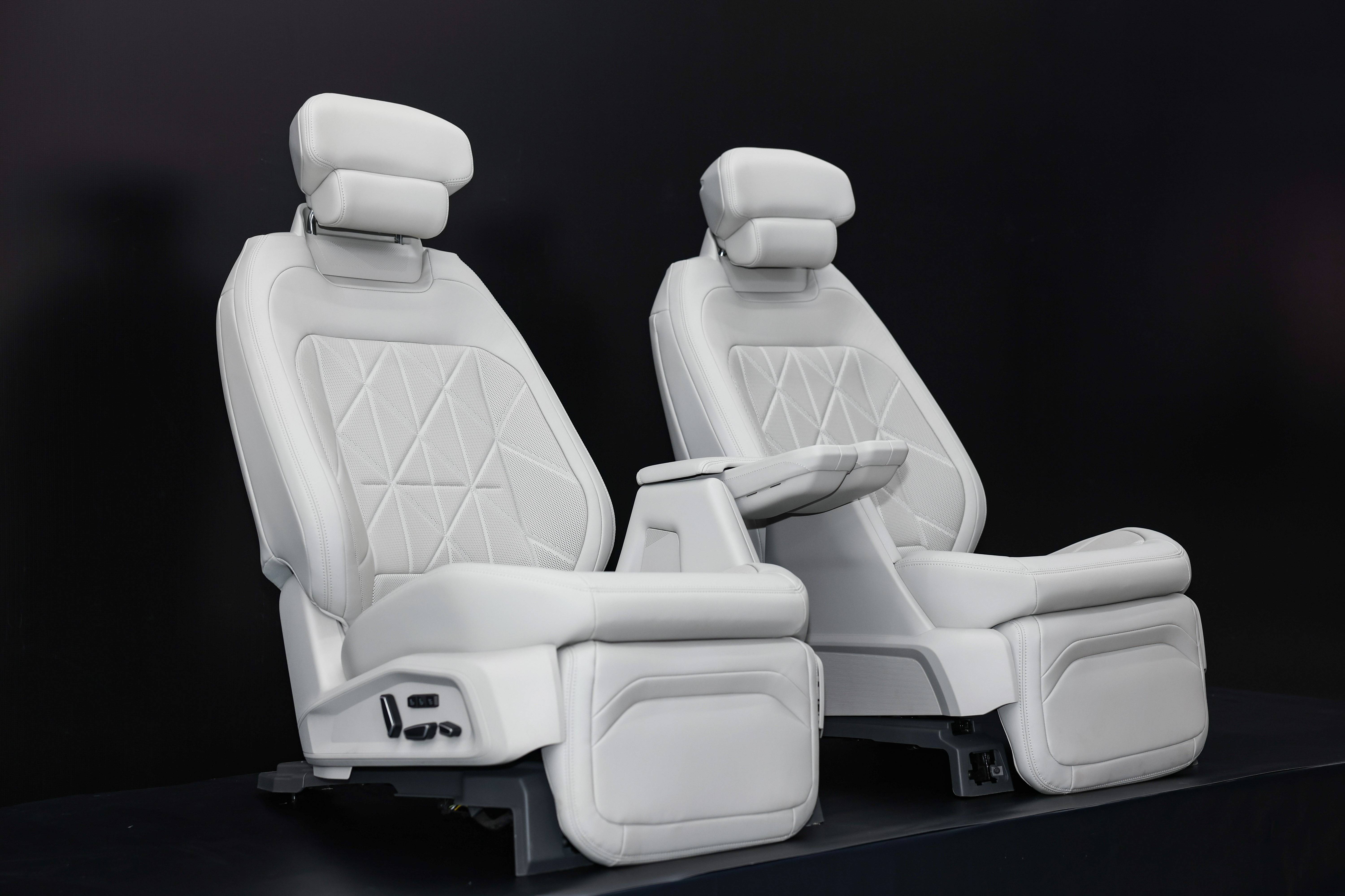 配置全面升级二排头等舱26款福特锐界L亮相！(图3)