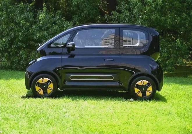 微型代步车：城市短途通勤神器上班族省时省力