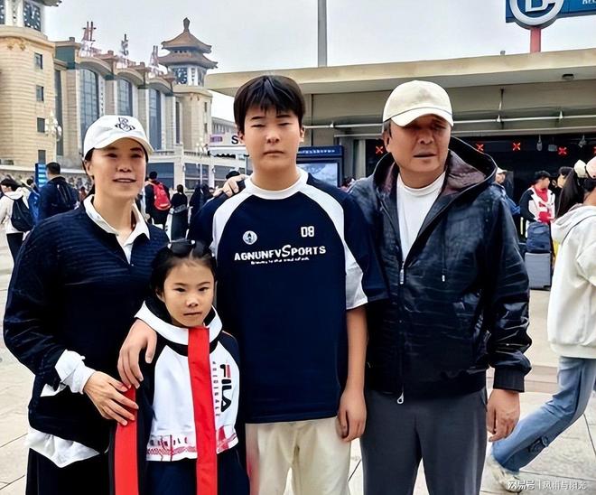 王楠没想到她偏心养大、不让打乒乓球的儿子如今成全家的骄傲(图9)