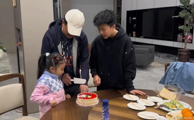 王楠没想到她偏心养大、不让打乒乓球的儿子如今成全家的骄傲(图16)