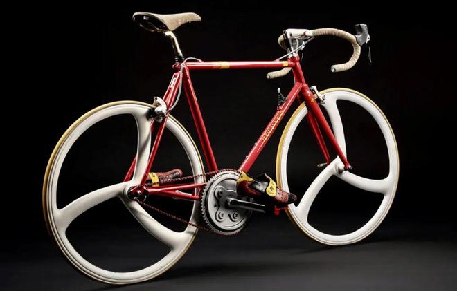 当意大利双星交汇:梅花和法拉利在1986年就搞出了这么个齿轮变速牙盘的公路车(图5)