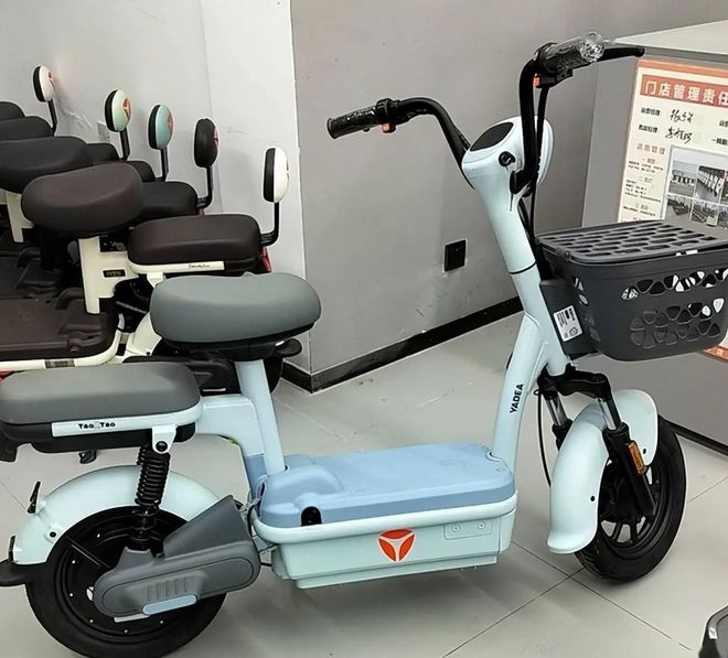 新国标电动车长什么样？取消脚蹬、续航提升车主：啥时放开限速(图4)