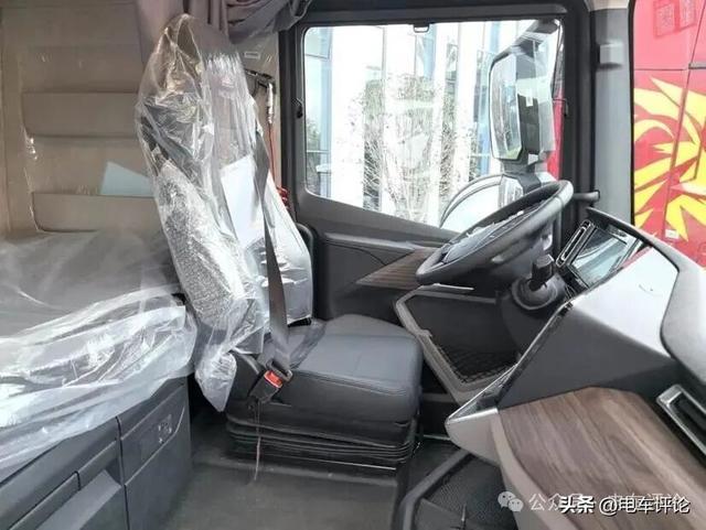 重汽豪沃KS“大战”东风天龙KH！2026谁最当红？(图4)