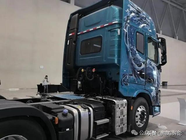 重汽豪沃KS“大战”东风天龙KH！2026谁最当红？(图11)