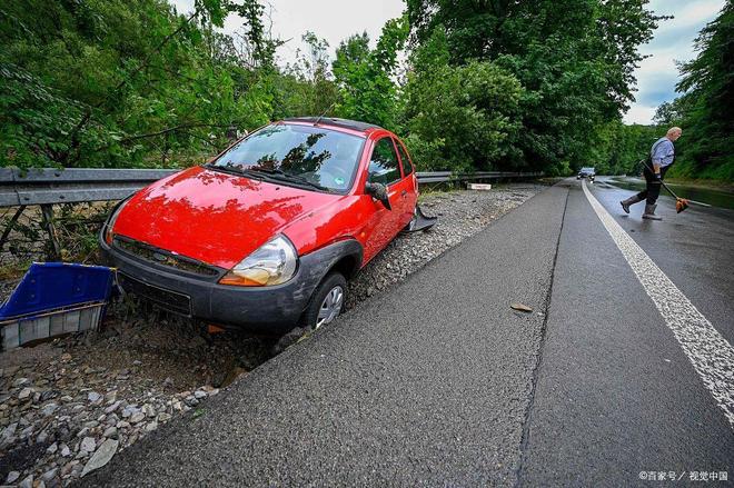 刹车有异响你的爱车该换刹车片了？(图6)