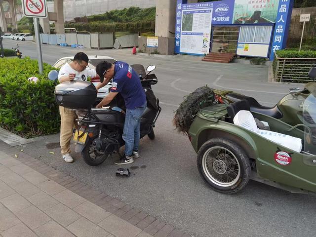 张雪身后的摩帮江湖(图6)