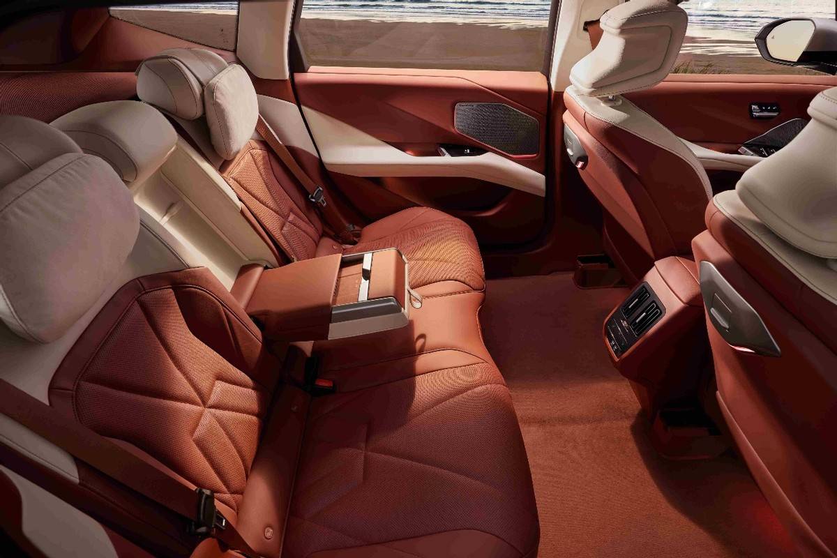 宝马不变心：电动时代还要做(图2)